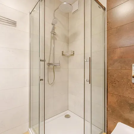 Monia Center Apartman *
